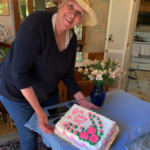 Dee Fratus graciously provided a cake to kick off celebrating Linda's completion of 100 field trips.